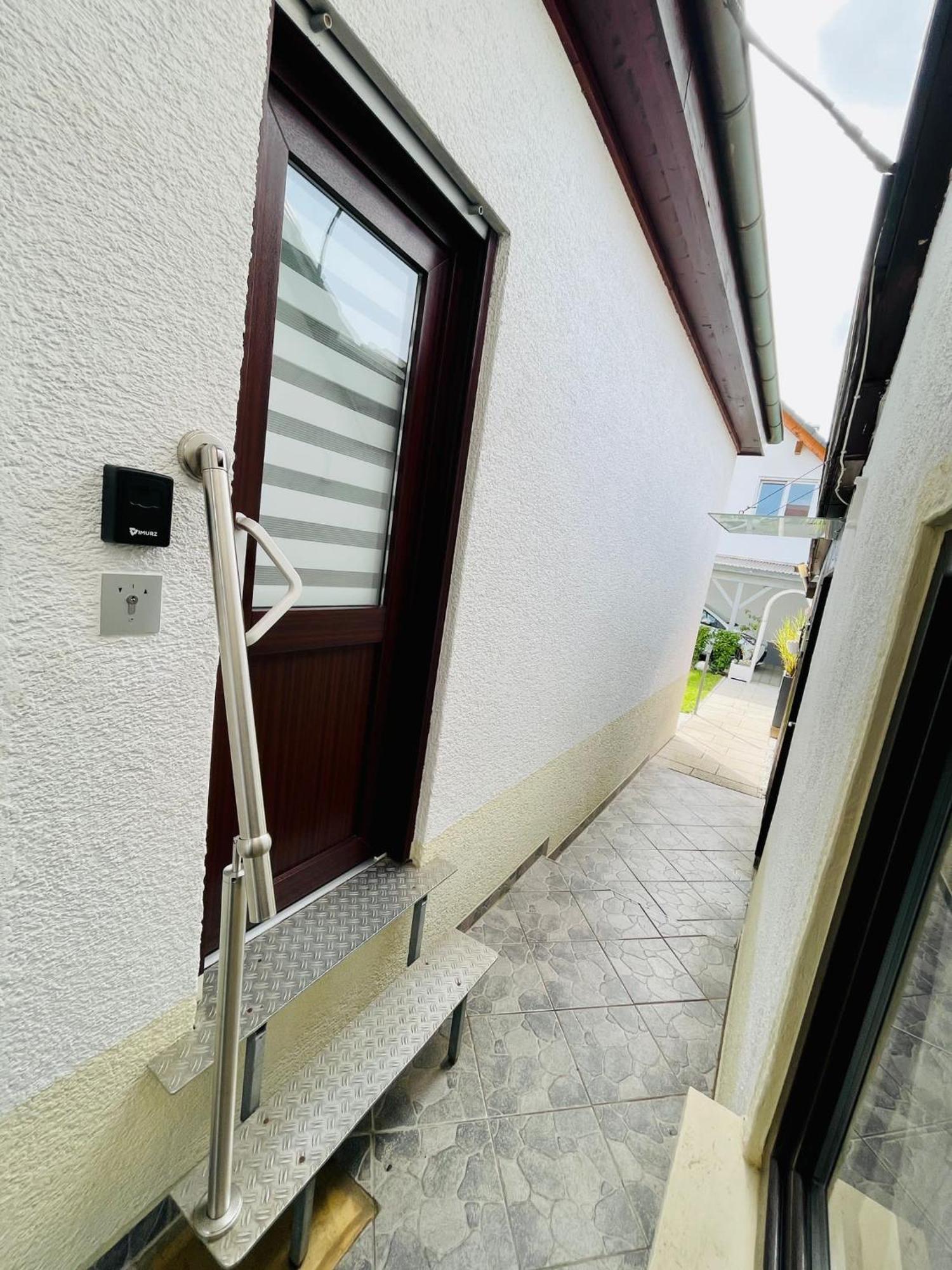 Kleine Ein Zimmer Wohnung Mit Gartenanlage Salem  Exterior foto